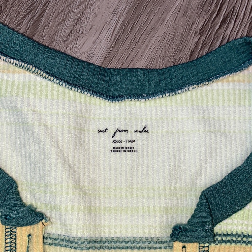 Urban Outfitters Crop Top - Picture 2 of 2